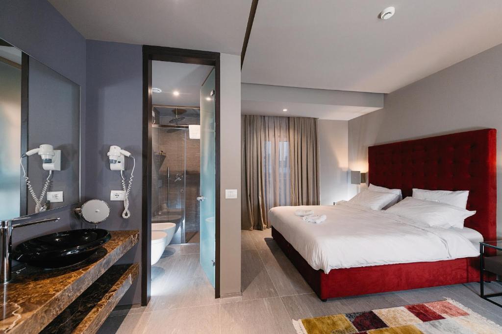 The Ritz-Carlton Room 1